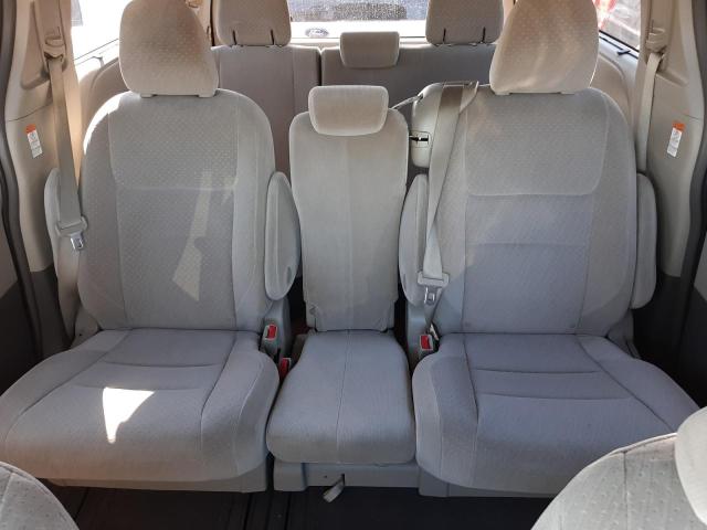 Photo 10 from auction – 2017 TOYOTA SIENNA LE with VIN 5TDKZ3DC1HS817863