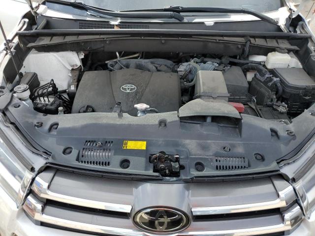 Photo 12 from auction – 2018 TOYOTA HIGHLANDER with VIN 5TDYZRFH9JS271129