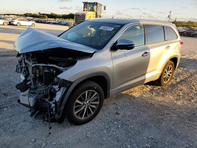 TOYOTA HIGHLANDER 2018 with VIN 5TDKZRFH7JS547586 - Photo from auction