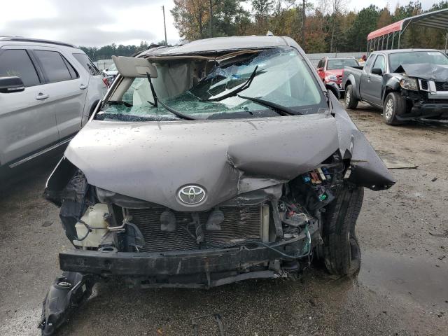Photo 5 from auction – 2014 TOYOTA SIENNA LE with VIN 5TDKK3DC9ES492444