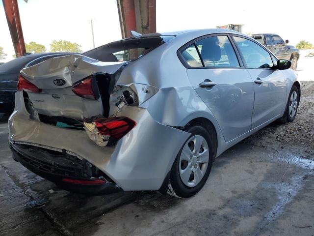 Photo 3 from auction – 2017 KIA FORTE LX with VIN 3KPFK4A71HE038198