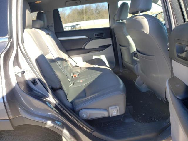 Photo 11 from auction – 2018 TOYOTA HIGHLANDER with VIN 5TDZZRFH9JS252942