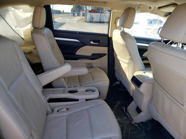 Photo 11 from auction – 2018 TOYOTA HIGHLANDER with VIN 5TDJZRFH3JS825847