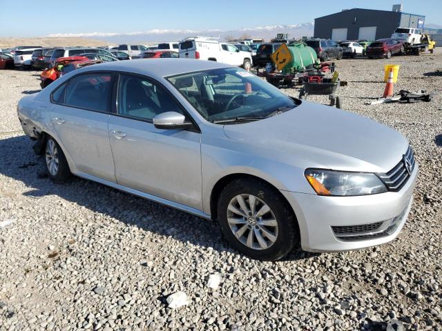 Photo 4 from auction – 2012 VOLKSWAGEN PASSAT S with VIN 1VWAH7A39CC107448