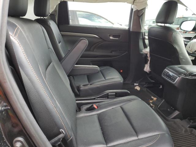 Photo 11 from auction – 2017 TOYOTA HIGHLANDER with VIN 5TDDZRFH0HS358121
