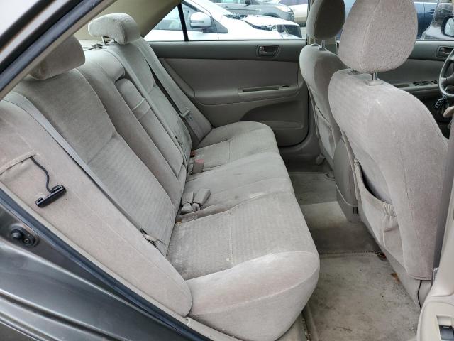 Photo 10 from auction – 2004 TOYOTA CAMRY LE with VIN JTDBE32K640269801