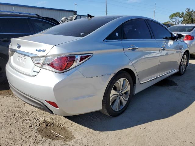 Photo 3 from auction – 2013 HYUNDAI SONATA HYB with VIN KMHEC4A43DA074711