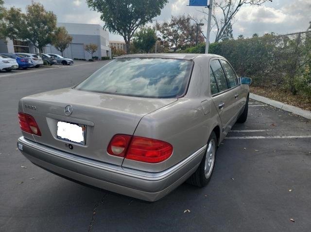 Zdjęcie 4 z aukcji – 1997 MERCEDES-BENZ E 420 z VIN WDBJF72F1VA215917
