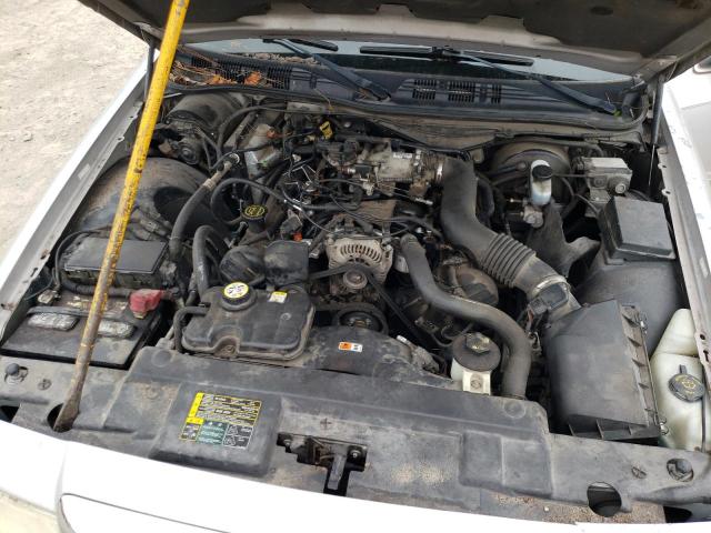 Photo 11 from auction – 2004 MERCURY GRAND MARQ with VIN 2MEFM75W44X650198