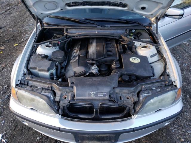 Photo 11 from auction – 2003 BMW 325 XI with VIN WBAEU33483PF59589