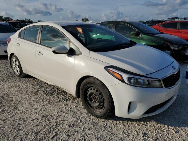 Photo 4 from auction – 2017 KIA FORTE LX with VIN 3KPFK4A77HE070668