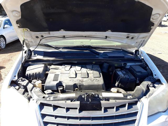 Photo 12 from auction – 2010 CHRYSLER TOWN & COU with VIN 2A4RR8DX8AR495634
