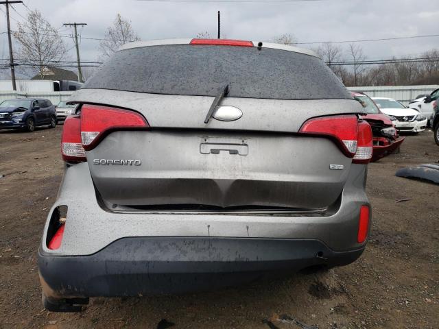 Photo 6 from auction – 2015 KIA SORENTO LX with VIN 5XYKTCA61FG557538