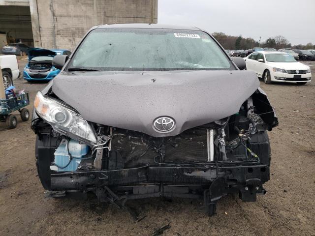 Photo 5 from auction – 2017 TOYOTA SIENNA LE with VIN 5TDKZ3DC9HS777550