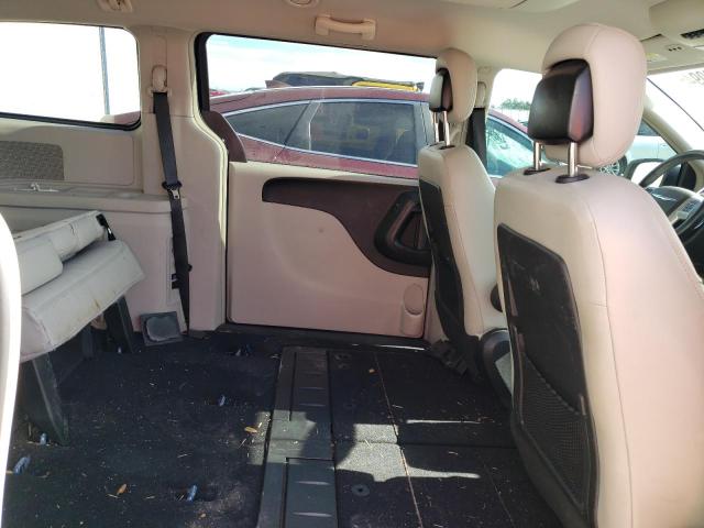 Photo 11 from auction – 2013 CHRYSLER TOWN & COU with VIN 2C4RC1BG5DR649903
