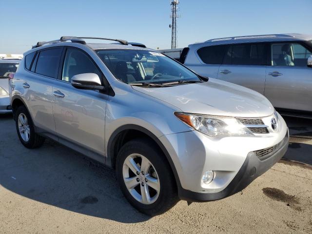 Photo 4 from auction – 2014 TOYOTA RAV4 XLE with VIN JTMWFREV9EJ013039