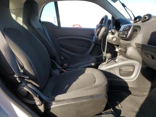 Photo 10 from auction – 2016 SMART FORTWO with VIN WMEFJ5DA0GK062909