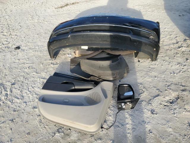 Photo 13 from auction – 2013 CHRYSLER TOWN & COU with VIN 2C4RC1BG2DR556286