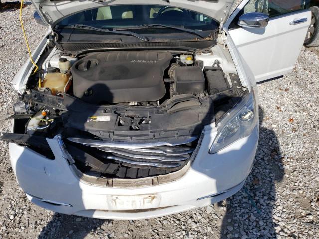 Photo 11 from auction – 2014 CHRYSLER 200 LIMITE with VIN 1C3CCBCG2EN156757
