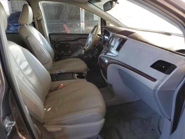 Photo 7 from auction – 2011 TOYOTA SIENNA XLE with VIN 5TDYK3DC5BS165822