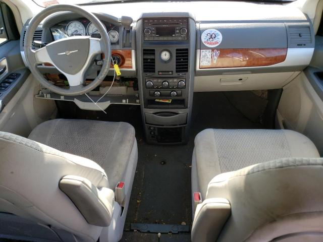 Photo 8 from auction – 2008 CHRYSLER TOWN & COU with VIN 2A8HR54P58R692151