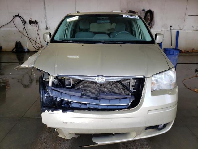 Photo 5 from auction – 2010 CHRYSLER TOWN & COU with VIN 2A4RR5D14AR466691