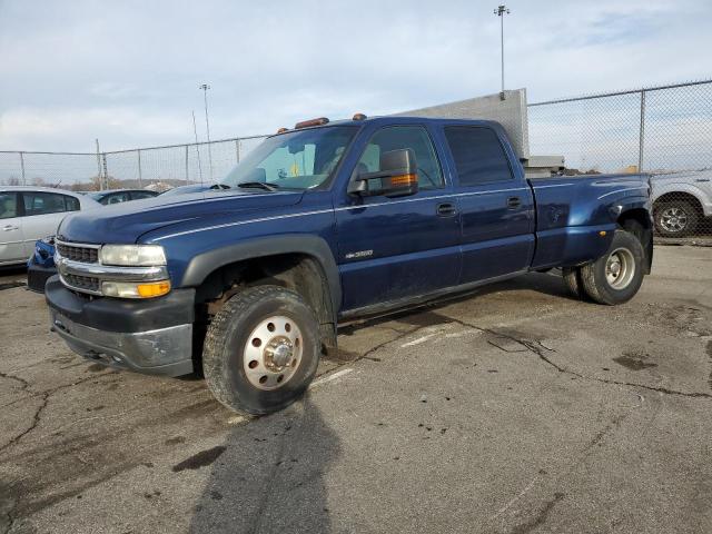 CHEVROLET SILVERADO 2002 with VIN 1GCJK33G32F102305 - Photo from auction