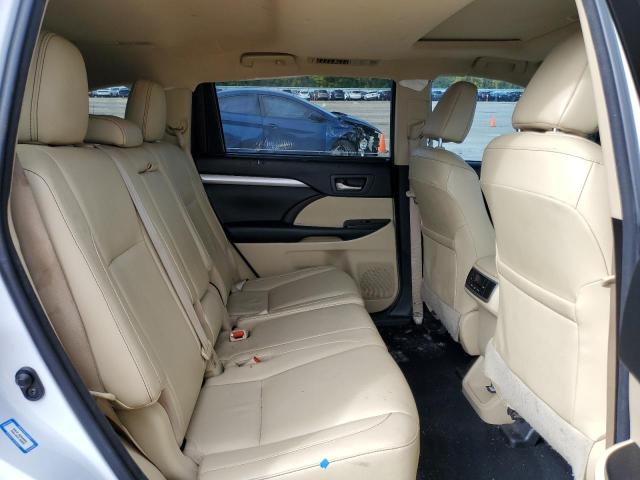 Photo 11 from auction – 2018 TOYOTA HIGHLANDER with VIN 5TDKZRFH9JS529915