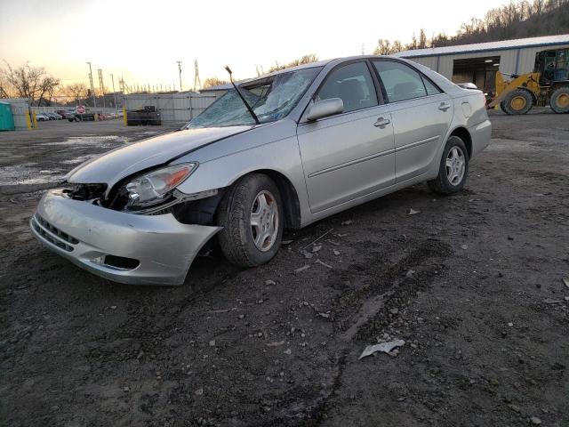 TOYOTA CAMRY LE 2003 with VIN 4T1BF32K63U554773 - Photo from auction