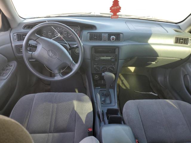 Photo 8 from auction – 2000 TOYOTA CAMRY CE with VIN 4T1BG22K5YU694702