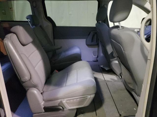 Photo 11 from auction – 2010 CHRYSLER TOWN & COU with VIN 2A4RR5D10AR152052