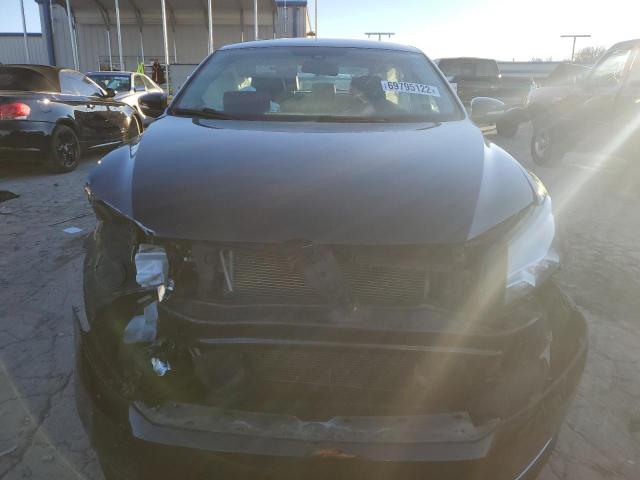 Photo 5 from auction – 2015 VOLKSWAGEN PASSAT S with VIN 1VWAT7A34FC040552