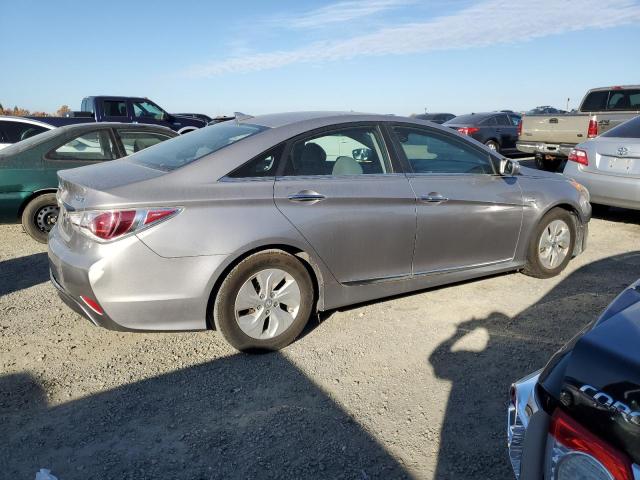 Photo 3 from auction – 2013 HYUNDAI SONATA HYB with VIN KMHEC4A49DA073336
