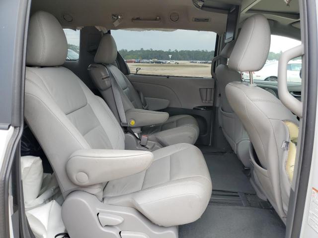 Photo 11 from auction – 2017 TOYOTA SIENNA XLE with VIN 5TDYZ3DC1HS876664