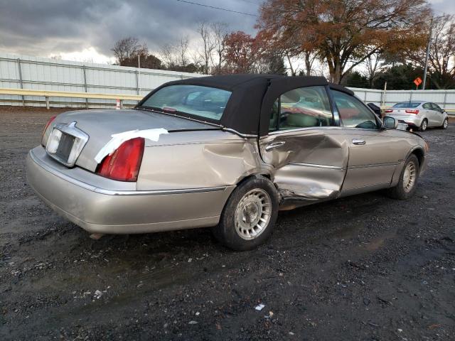 Photo 3 from auction – 2000 LINCOLN TOWN CAR with VIN 1LNHM81W6YY762959