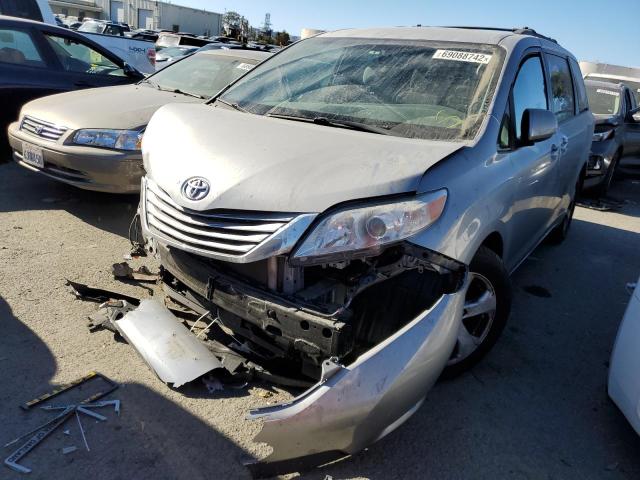 TOYOTA SIENNA LE 2015 with VIN 5TDKK3DC0FS575875 - Photo from auction