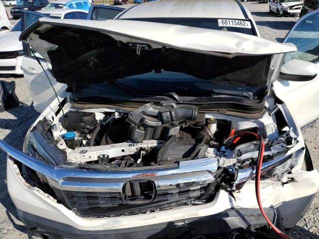 Photo 11 from auction – 2017 HONDA RIDGELINE with VIN 5FPYK2F66HB009097