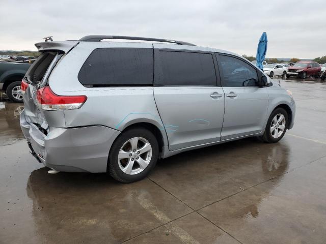 Photo 3 from auction – 2013 TOYOTA SIENNA LE with VIN 5TDKK3DC1DS356808