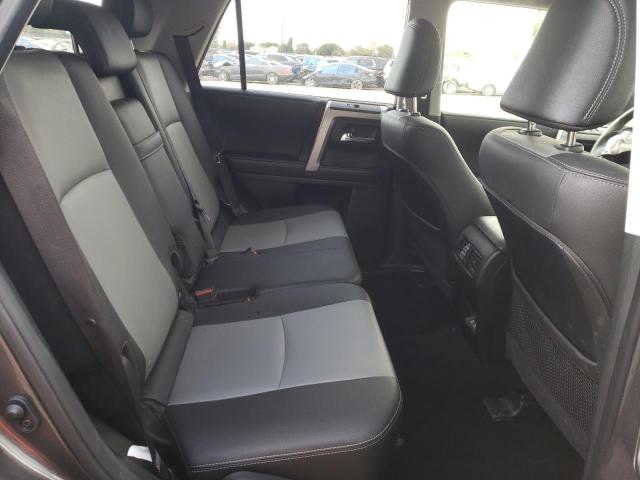 Photo 11 from auction – 2022 TOYOTA 4RUNNER SR with VIN JTEFU5JR2N5259894