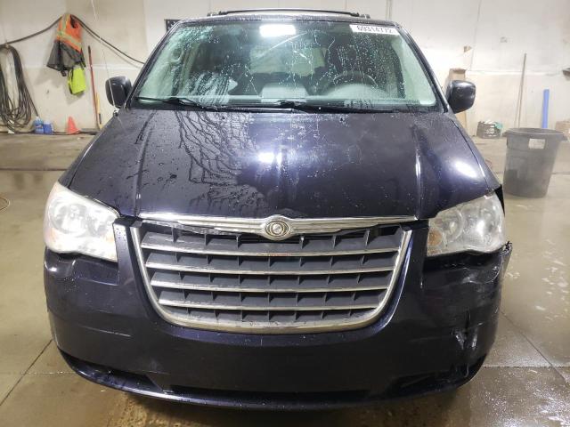 Photo 5 from auction – 2010 CHRYSLER TOWN & COU with VIN 2A4RR5D18AR442345