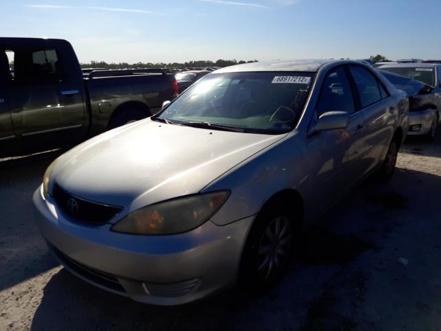 TOYOTA CAMRY LE 2005 with VIN 4T1BE32K65U995499 - Photo from auction