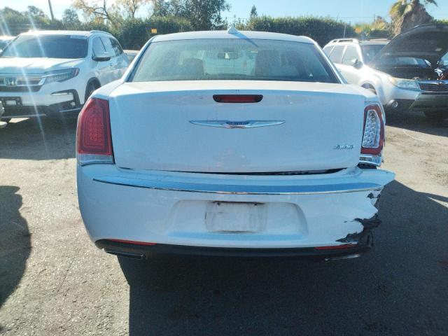 Photo 6 from auction – 2017 CHRYSLER 300 LIMITE with VIN 2C3CCAAG1HH599654