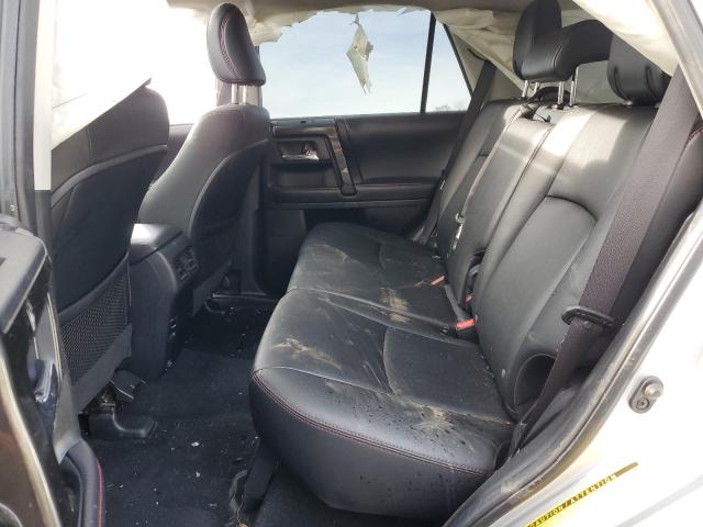 Photo 11 from auction – 2018 TOYOTA 4RUNNER SR with VIN JTEBU5JR2J5524242