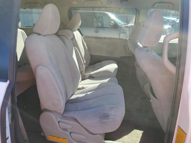 Photo 11 from auction – 2012 TOYOTA SIENNA LE with VIN 5TDKK3DC7CS230371
