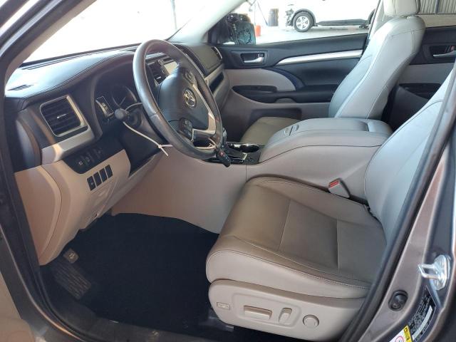 Photo 7 from auction – 2017 TOYOTA HIGHLANDER with VIN 5TDKZRFH8HS512131