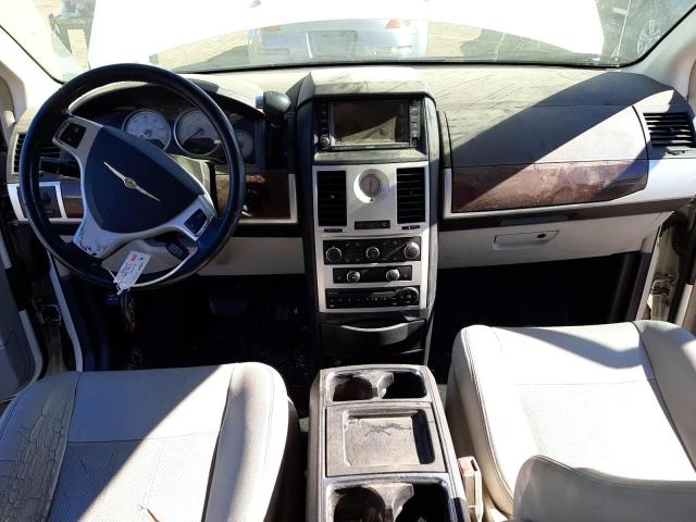 Photo 8 from auction – 2010 CHRYSLER TOWN & COU with VIN 2A4RR8DX8AR495634