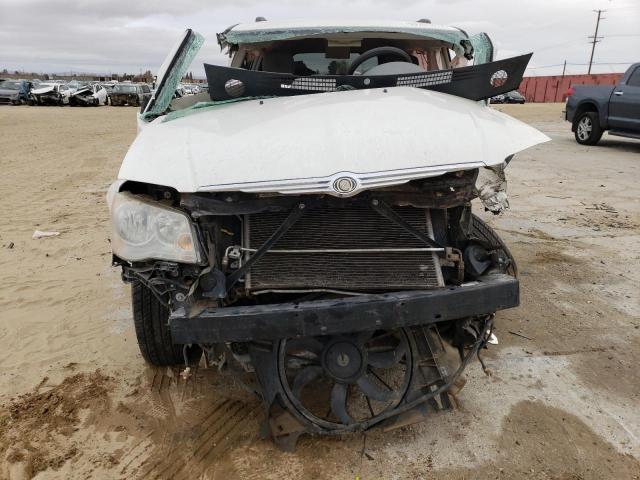 Photo 5 from auction – 2010 CHRYSLER TOWN & COU with VIN 2A4RR5D16AR221939