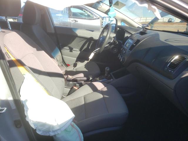 Photo 5 from auction – 2017 KIA FORTE LX with VIN 3KPFK4A7XHE067005