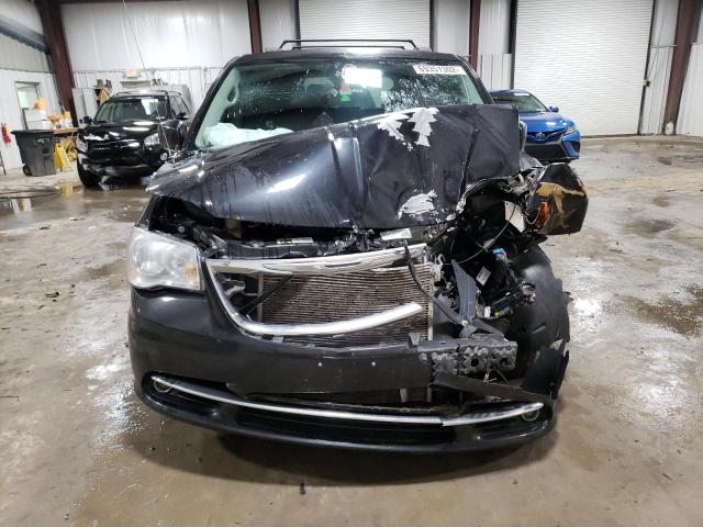 Photo 5 from auction – 2016 CHRYSLER TOWN & COU with VIN 2C4RC1BG1GR281028