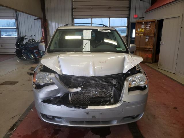 Photo 5 from auction – 2010 CHRYSLER TOWN & COU with VIN 2A4RR5D12AR129825